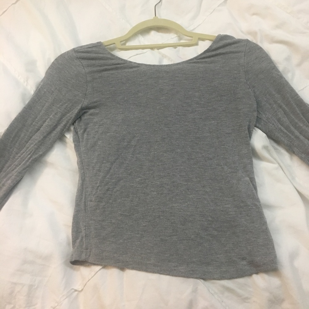 BRANDY MELVILLE long sleeve crop top