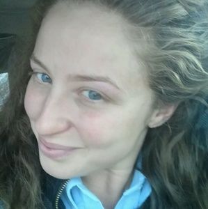 Meet your Posher, Ariella