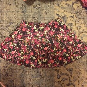 Short, multicolored skater skirt.
