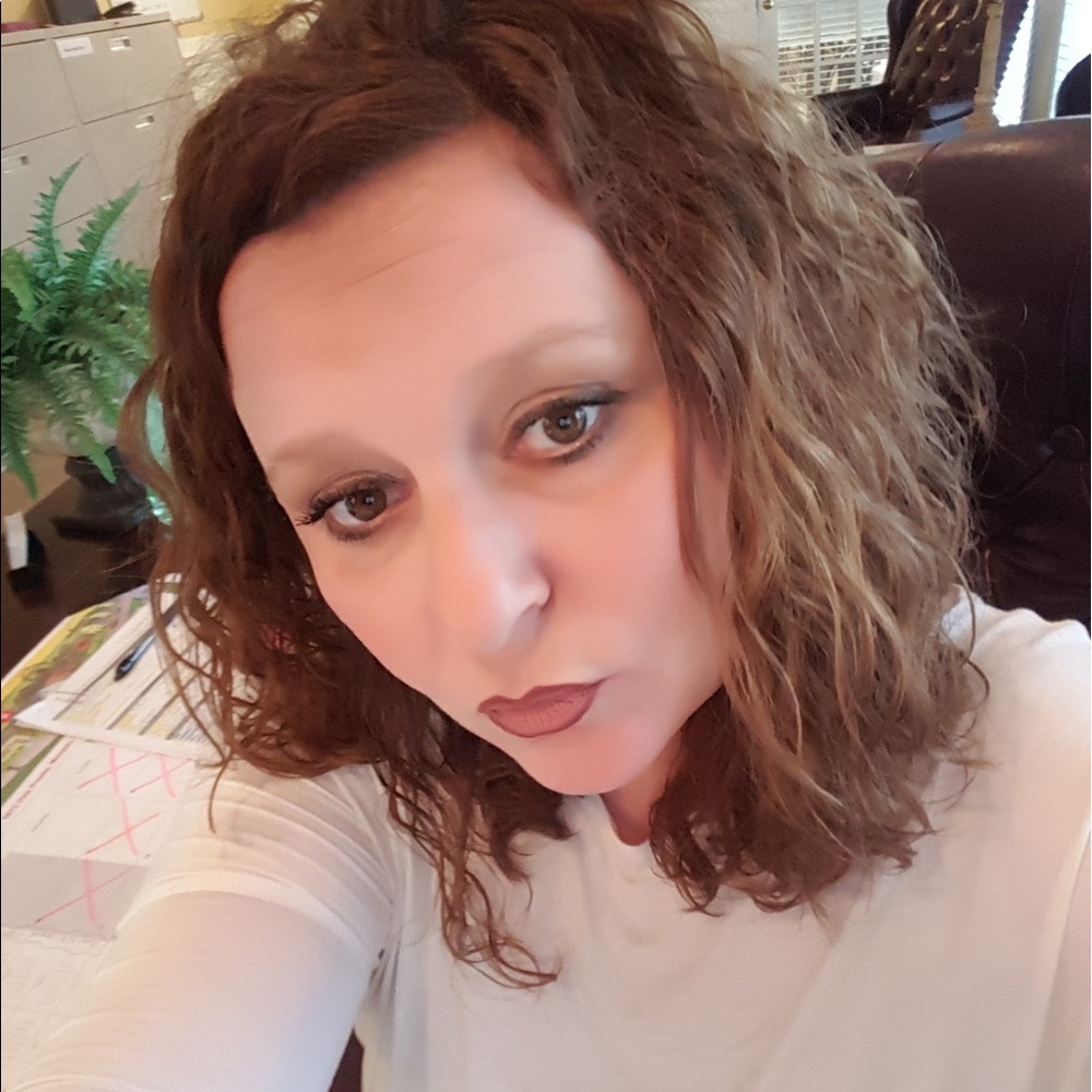 Meet your Posher, Pamela