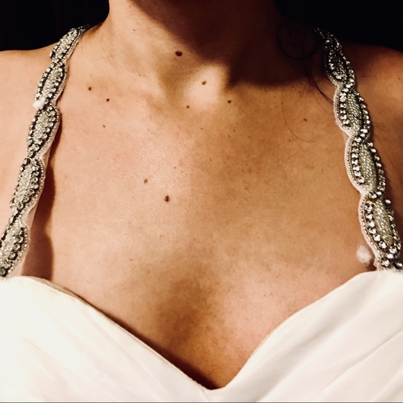 New without tags wedding dress. Never worn - Picture 4 of 7