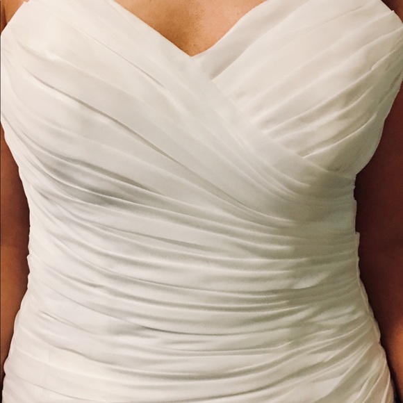 New without tags wedding dress. Never worn - Picture 5 of 7