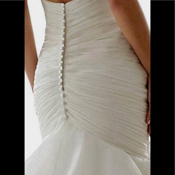 New without tags wedding dress. Never worn - Picture 7 of 7