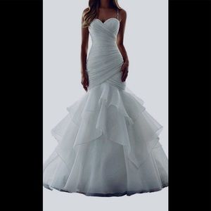 New without tags wedding dress. Never worn