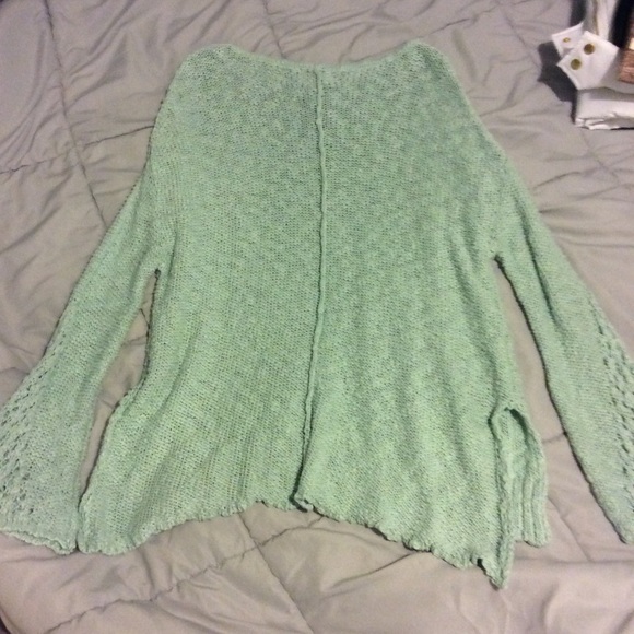 Greenish Blue sweater shirt - Picture 2 of 2