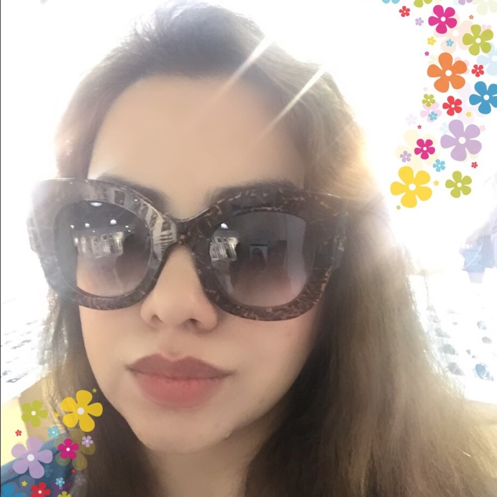 Meet your Posher, Angela