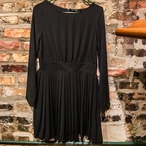Forever 21 Black Pleated Dress | NEVER WORN | L