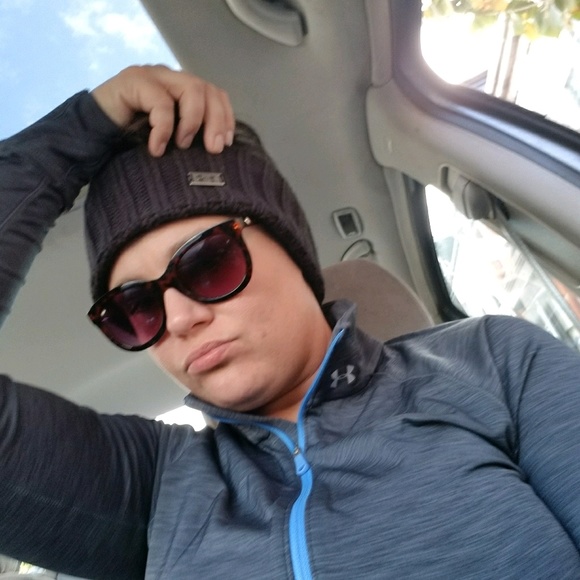 Meet your Posher, Jennifer - Picture 1 of 5