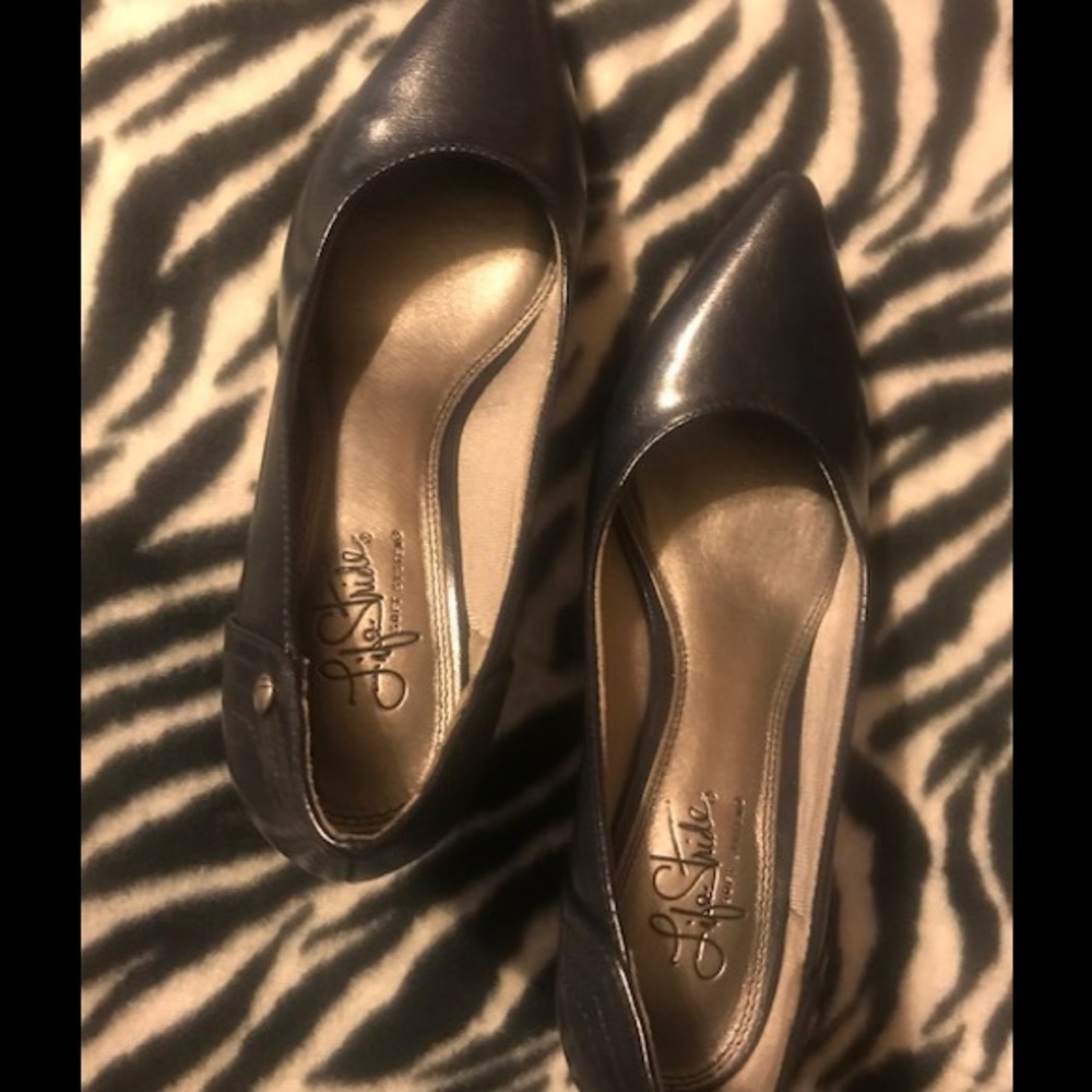 SOLD: Bellini black leather pumps