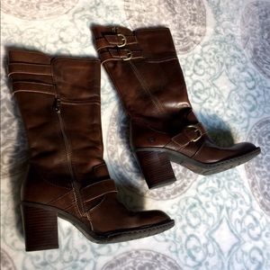 [BORN] “Treddy” Like NEW. Mid-Calf Walnut Boots