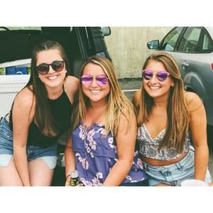 Meet your Posher, Val