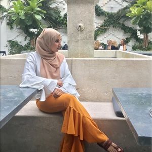 Meet your Posher, Fatima