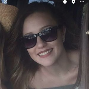 Meet your Posher, Thora