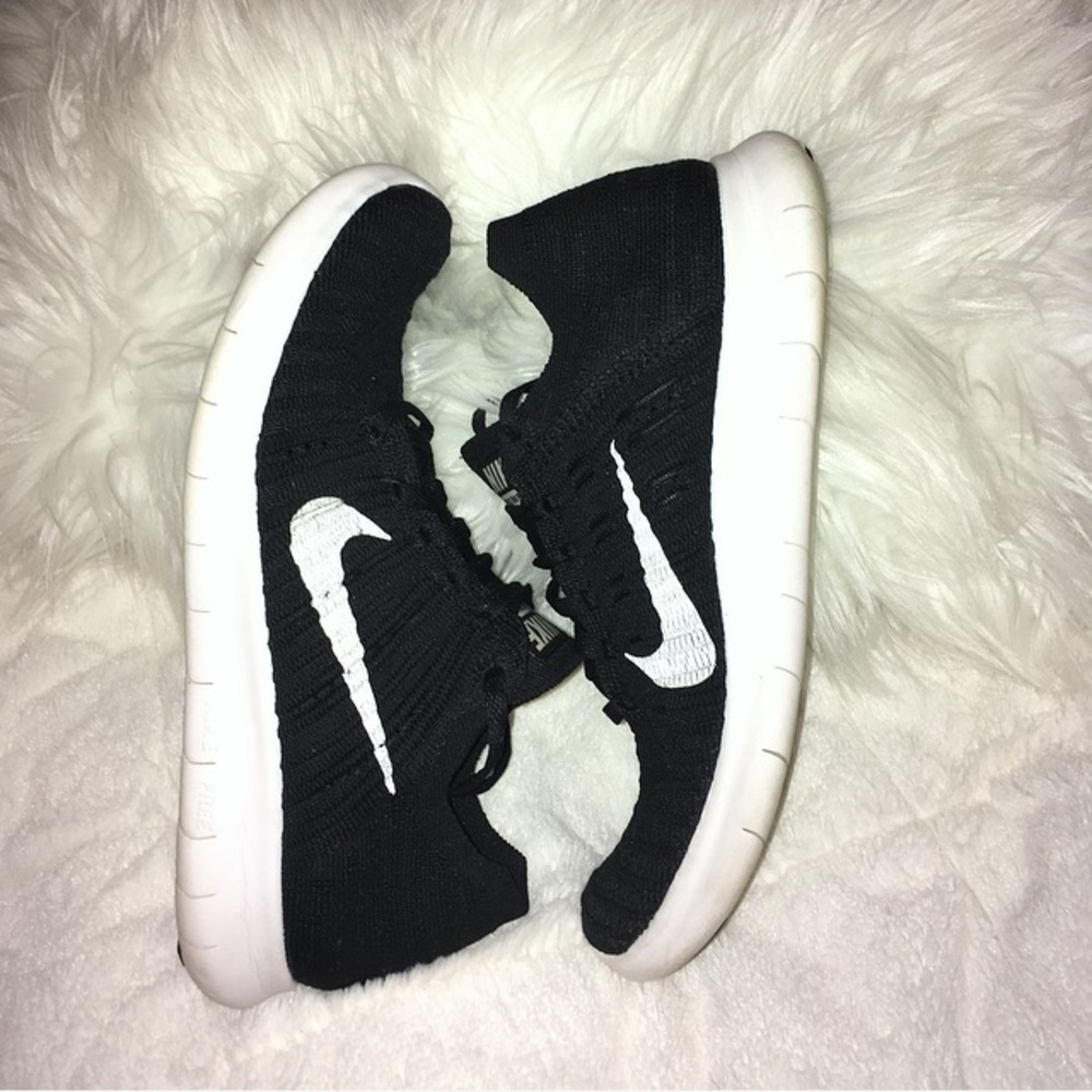 NIKE FREE RN FLYKNITS