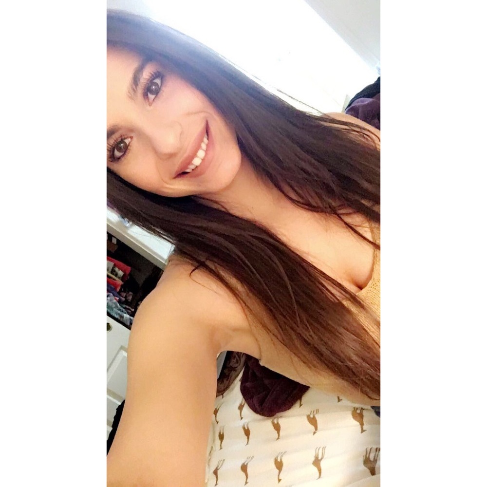 Meet your Posher, Lia