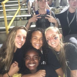 Meet your Posher, Kayla