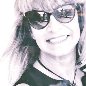 Meet your Posher, Dalia