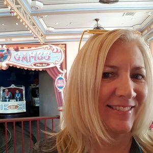 Meet your Posher, Valerie