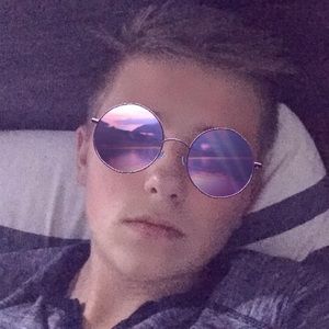 Meet your Posher, Petr