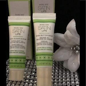 Lip scrub and moisturizer