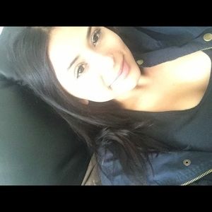 Meet your Posher, Dalia