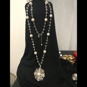 White House| Black Market necklace