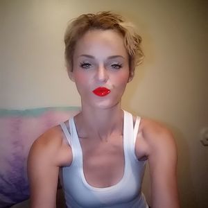 Meet your Posher, Crystal