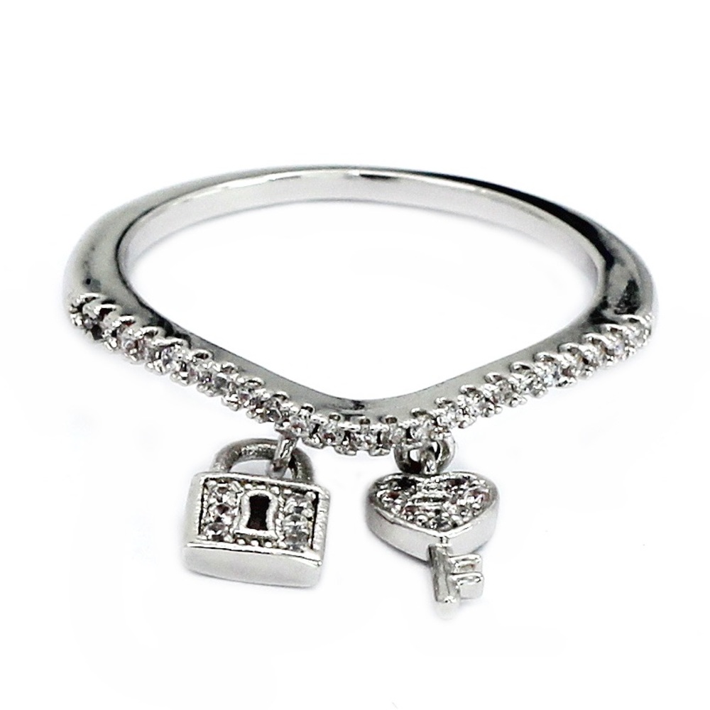 Fashion heart lock ring