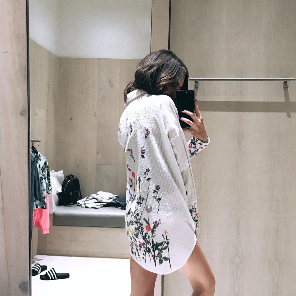 TOPSHOP FLORAL WHITE BUTTON UP SHIRT! ✨
