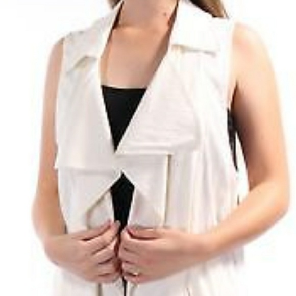BAR111 IVORY RUFFLED SKEEVELESS VEST TOP - Picture 3 of 4