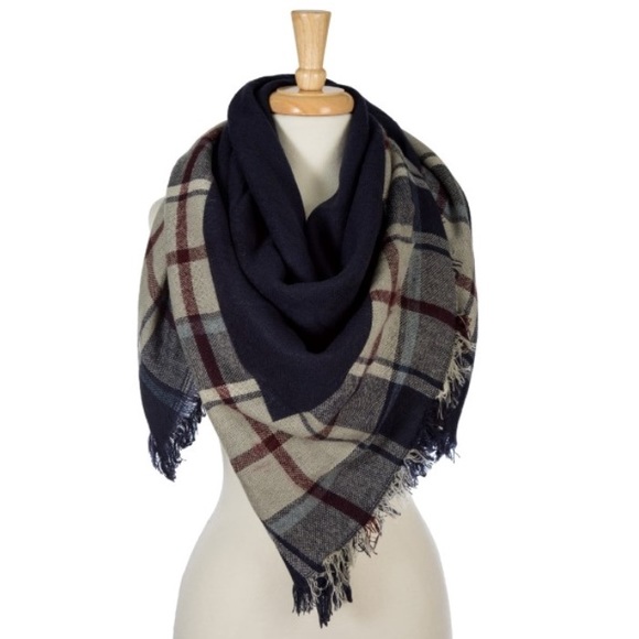 LAST 1! Plaid blanket scarf - Picture 2 of 4