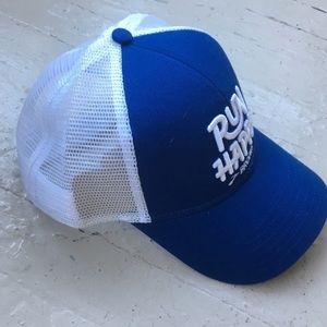 brooks run happy trucker hat