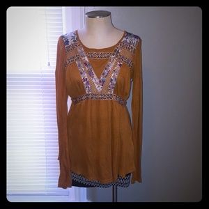 Gimmicks by BKE Buckle Boho Hippie Blouse