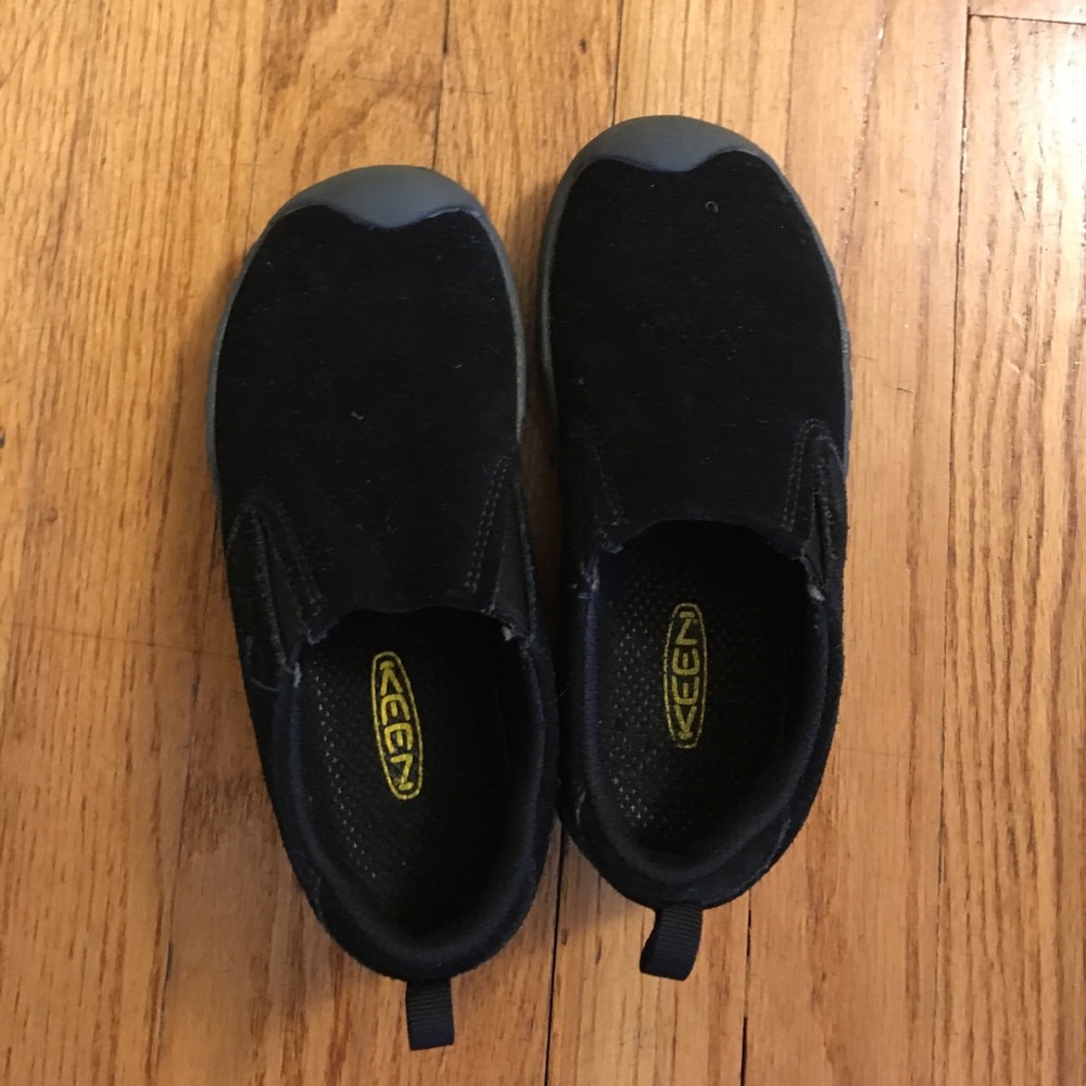 Boys suede shoes size 2