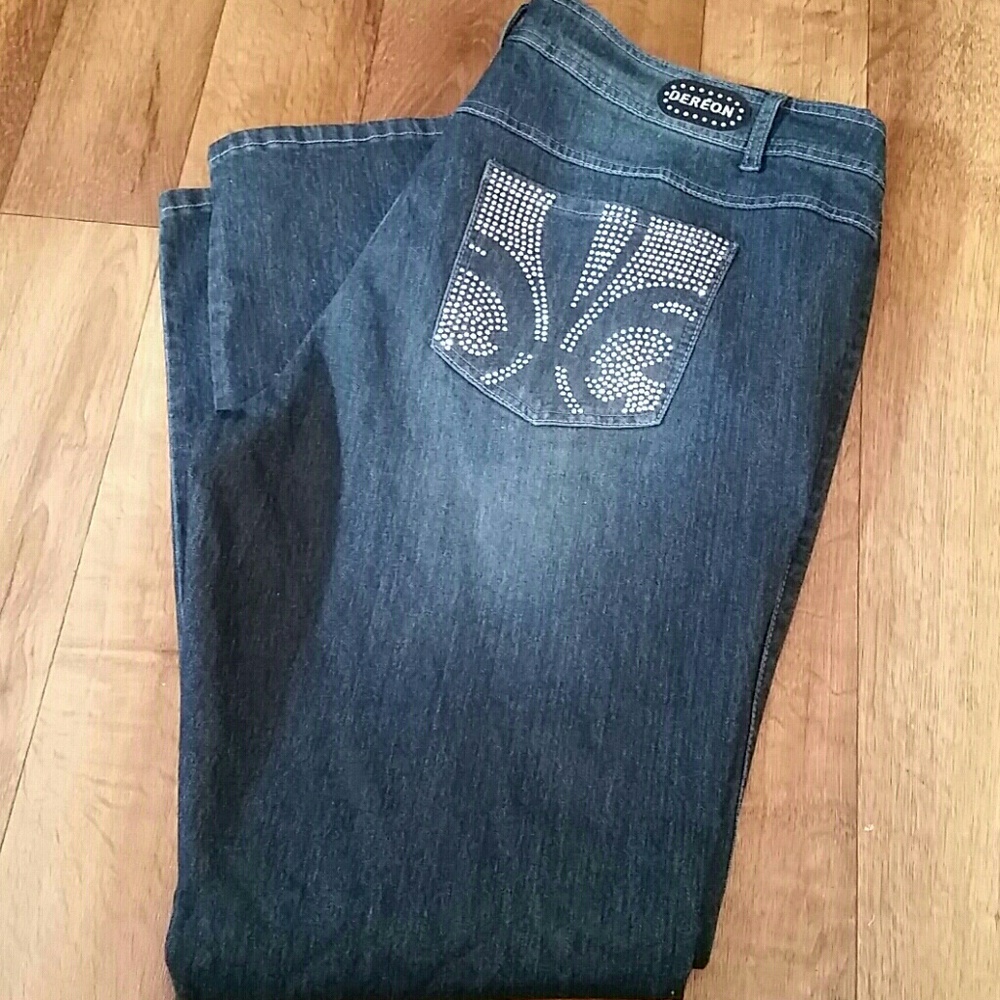 Deron jeans size 24 and top size 3x