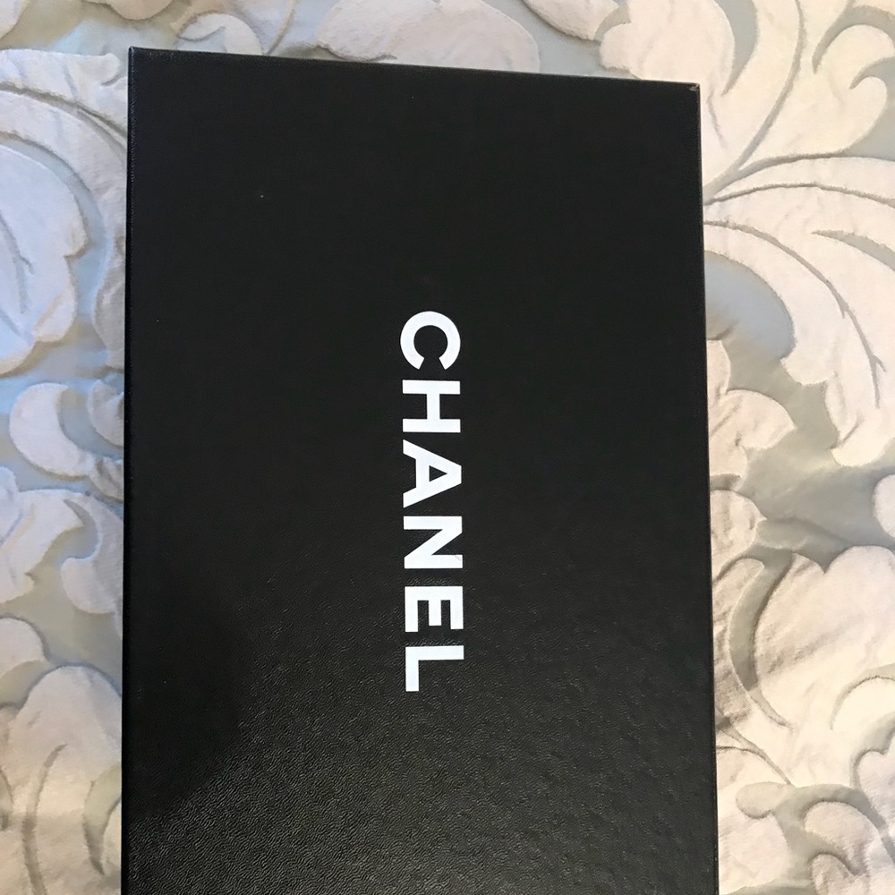 Chanel - Picture 2 of 5