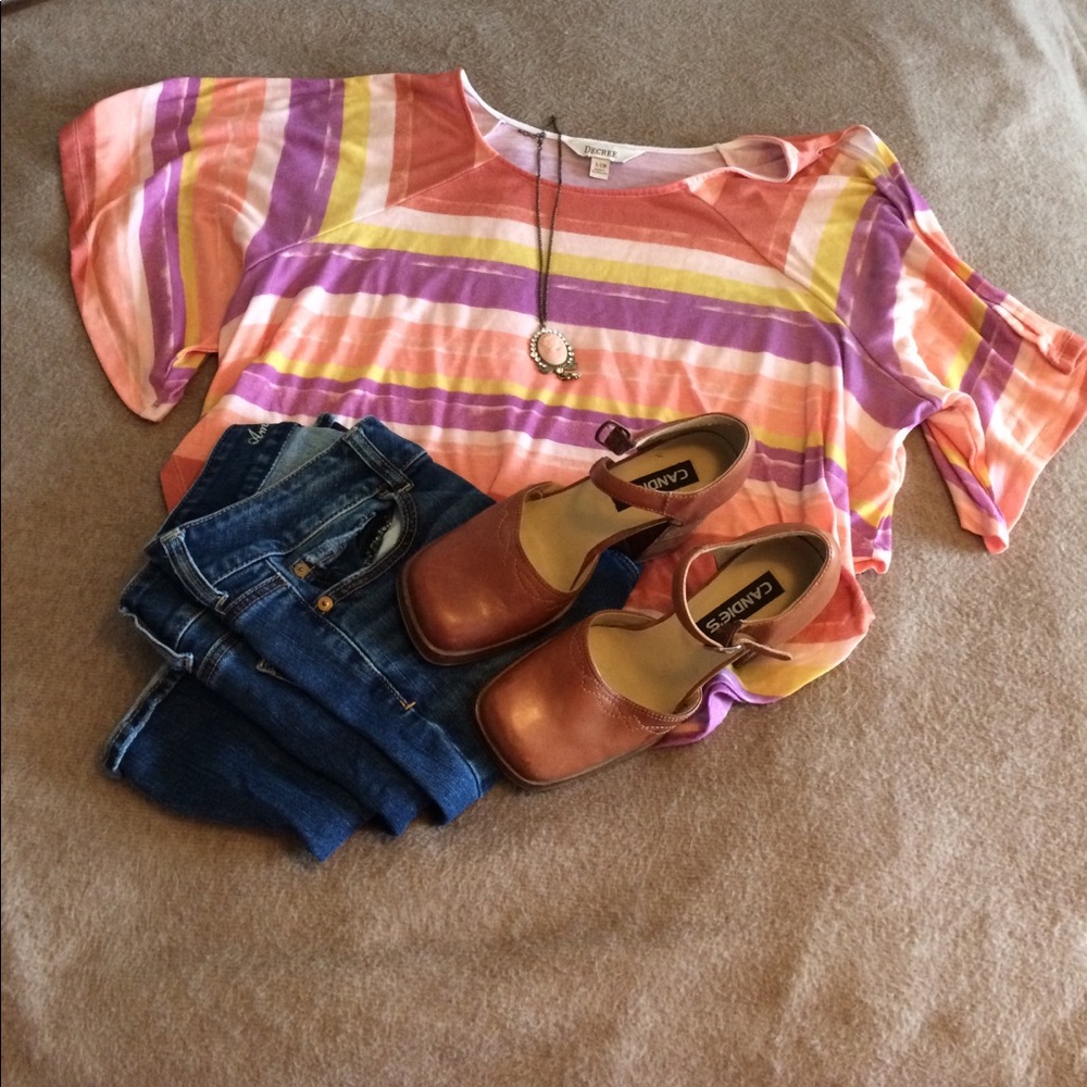 Cold shoulder, flared sleeves and crop cut