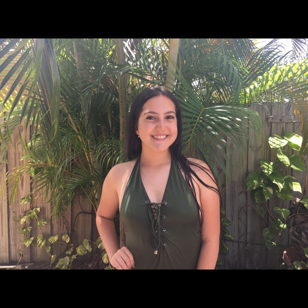 Meet your Posher, Estefany