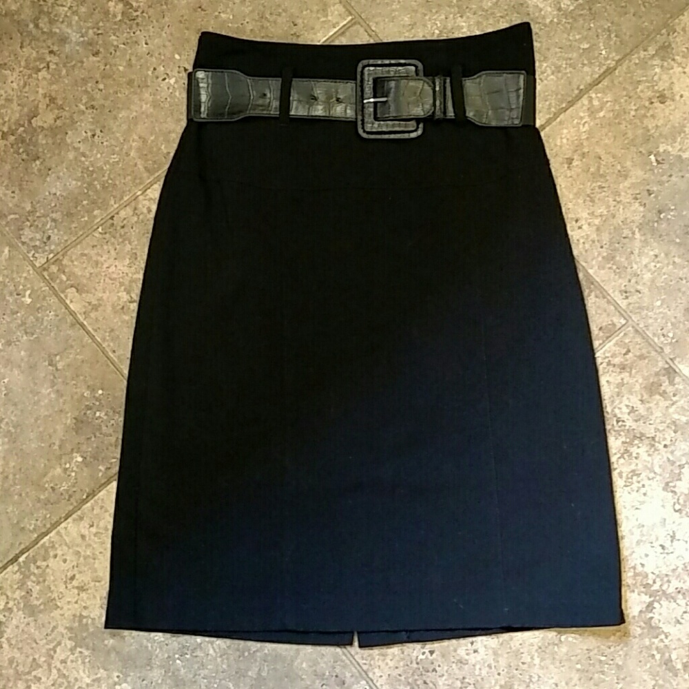 Sexy black pencil skirt, size 5.
