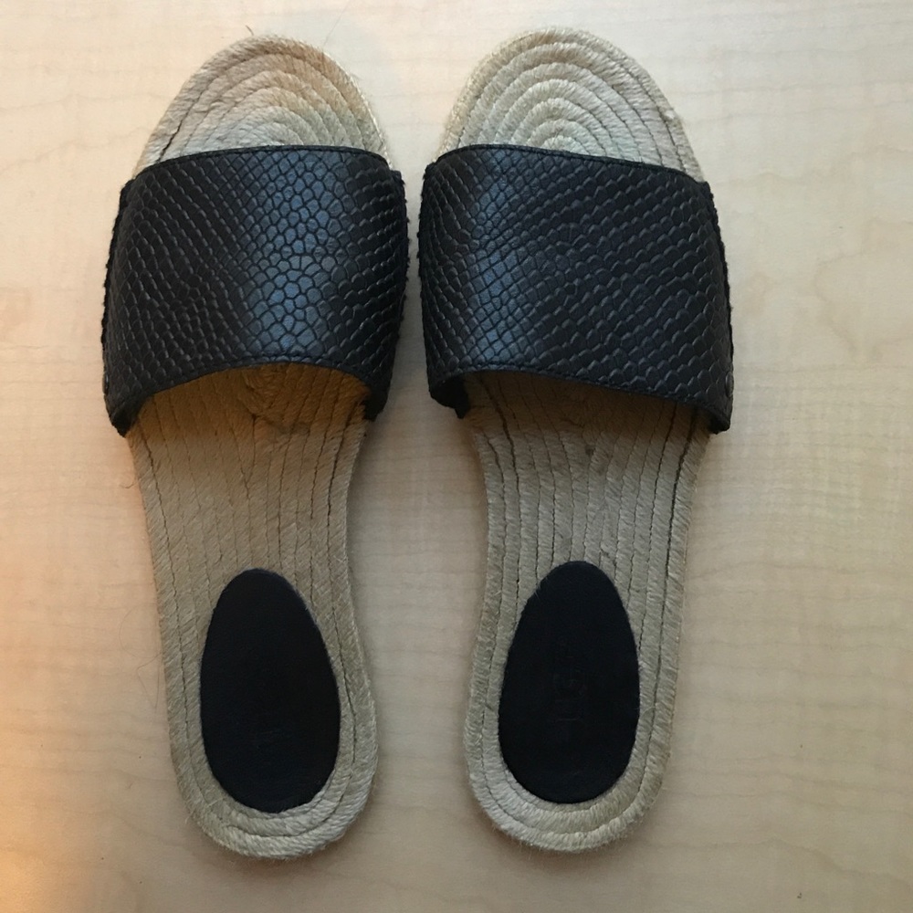 Ugg slides