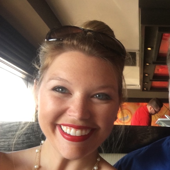 Meet your Posher, Haley - Picture 1 of 1