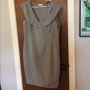 Grey office dress really cute !