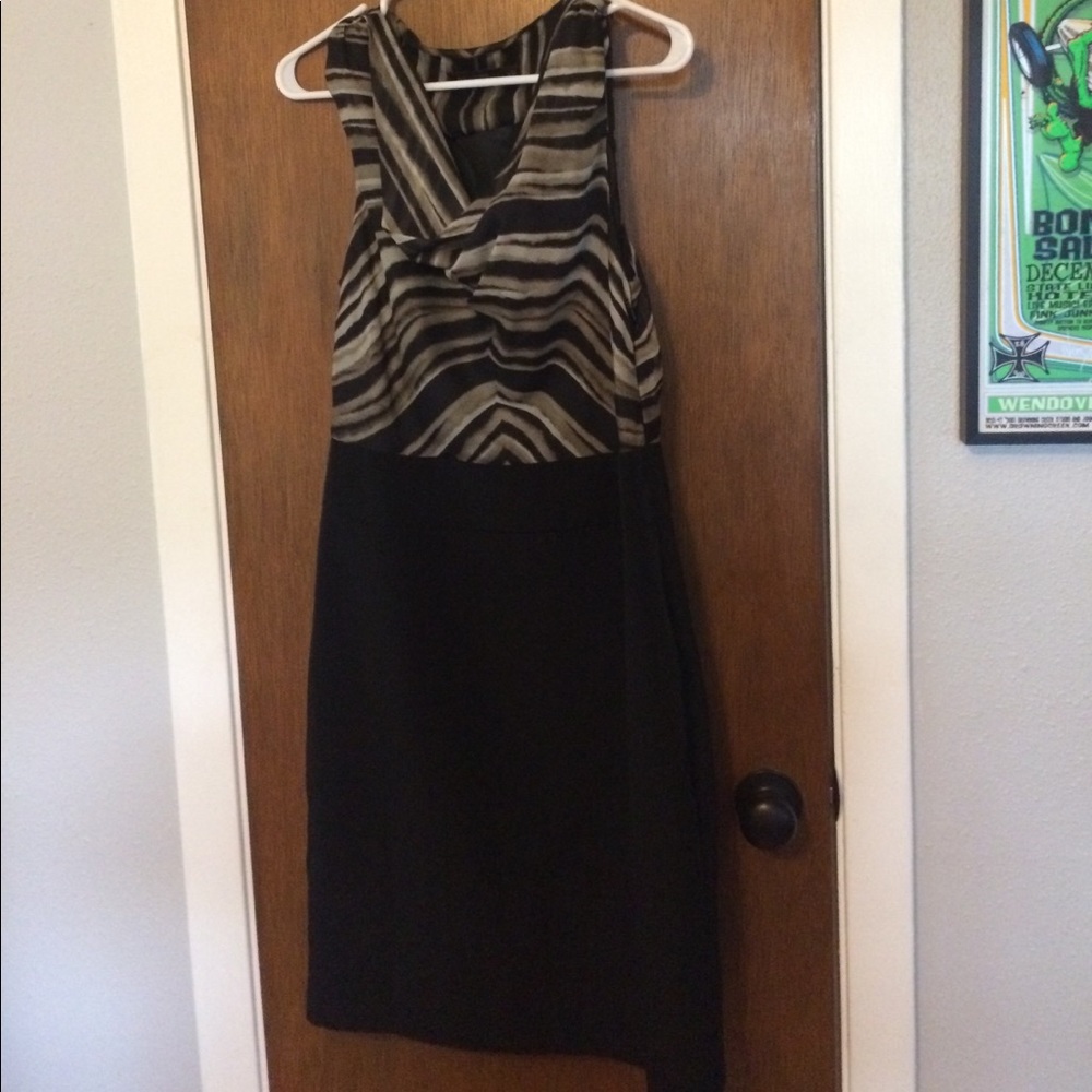 Business/ office dress cute cowl neck! Slimming!