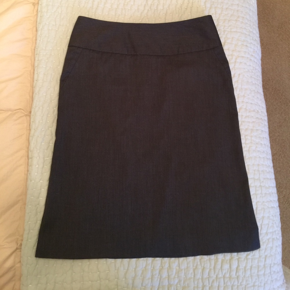 Gently used Banana Republic gray skirt