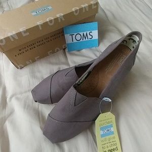 TOMS Classic Ash Canvas Shoes (mens 10)