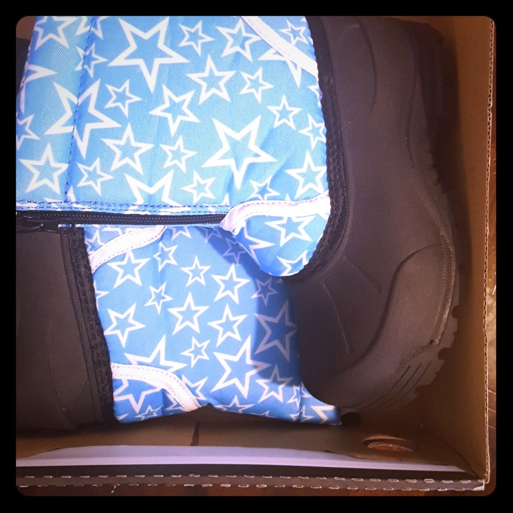 SOLD!!!! SOLD!!!!Northside Snow boots