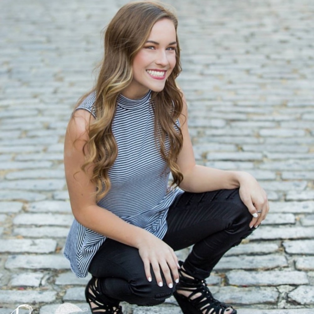 Black and white striped top!