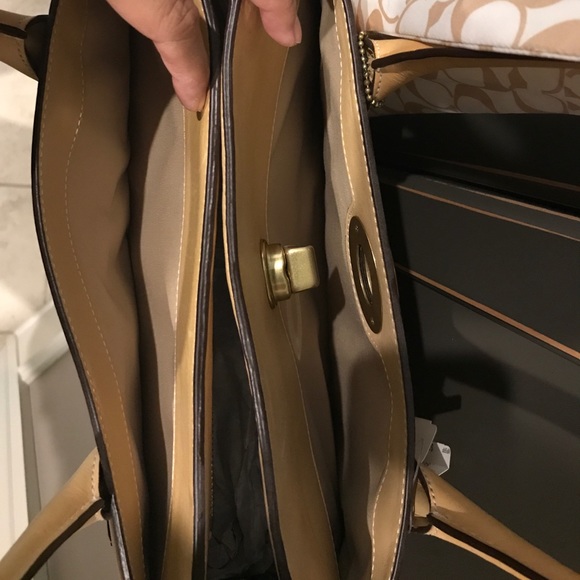 NWT Coach natural leather handbag - Picture 5 of 8