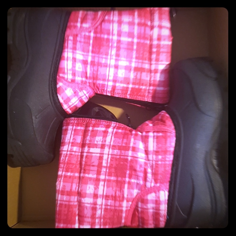 SOLD SOLD SOLD!!!!!Northside snowboots