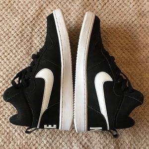 Hi Top NIKE Sneakers Black White Basketball Shoes
